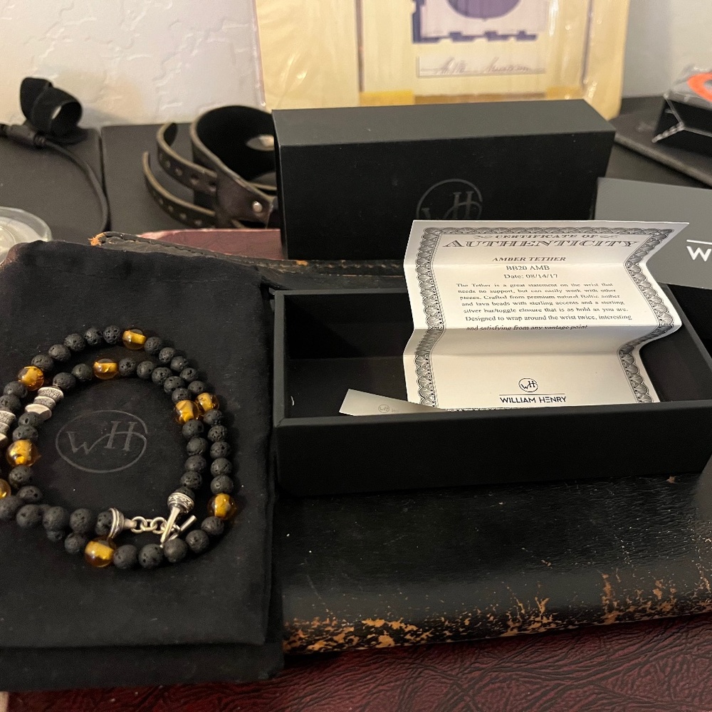 William Henry Bracelet BB20 AMB Brand New Beautiful